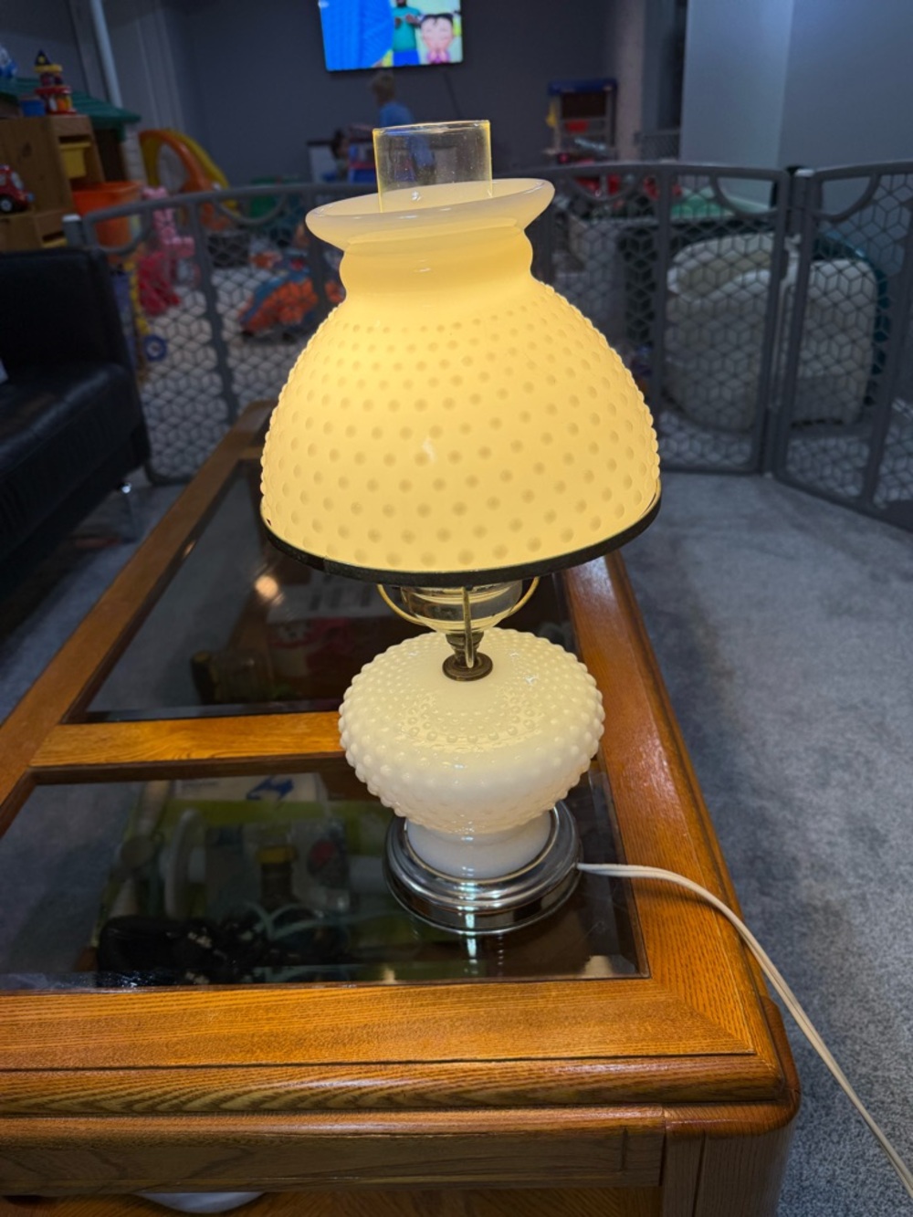 VTG White Hobnail Milk Glass Lamp With Brass Trim Globe & Clear Glass Chimney - Picture 5 of 14